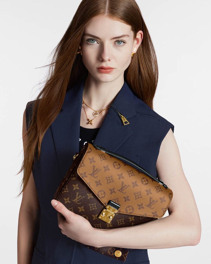 Louis Vuitton POCHETTE METIS handbag3