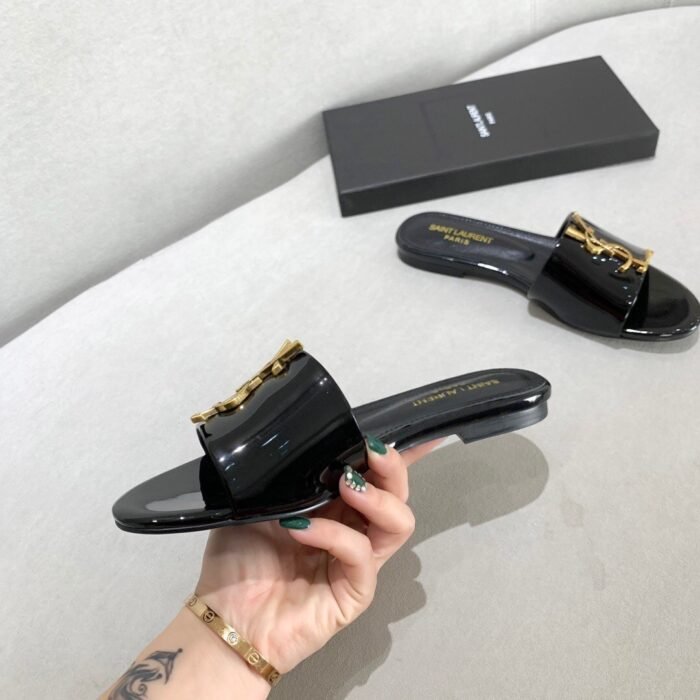 saint laurent ysl logo flat slide black front view2.jpg