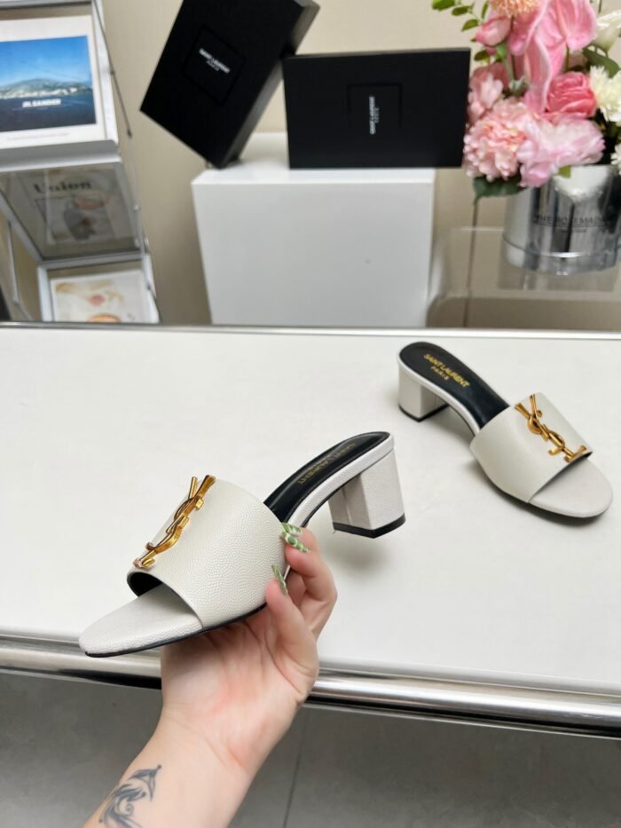 saint laurent ysl logo flat slide white material detail.jpg